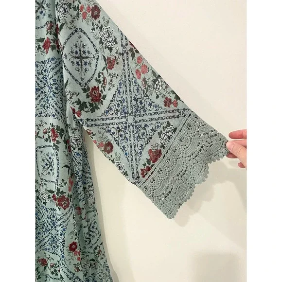 Kimono Women's Size Large Floral Green Lace Trimmed Boho Cottage Core Cardigan - Picture 3 of 6